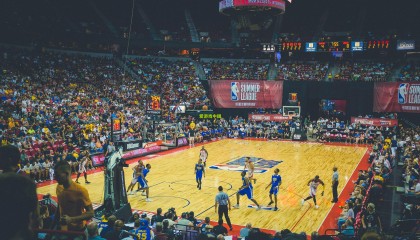 鲁伊-科斯塔炮轰薪资乱象，穆里尼奥与施密特薪酬相近，折射足坛管理失衡