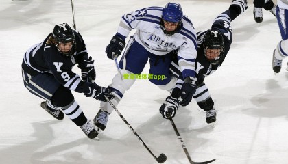 璀璨烟火点亮伦敦夜空 致敬英格兰女足辉煌征程