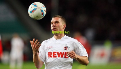 格里兹曼任意球绝技致敬马德里 深情一吻诠释红白之魂