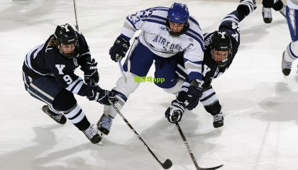 红魔遗珠亚平宁绽放光芒 霍伊伦三场四球强势当选意甲12月最佳新星