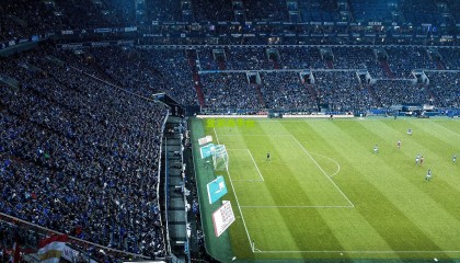 剑南春之夜，拉菲尼亚双响定乾坤，巴萨力克奥萨苏纳稳固榜首