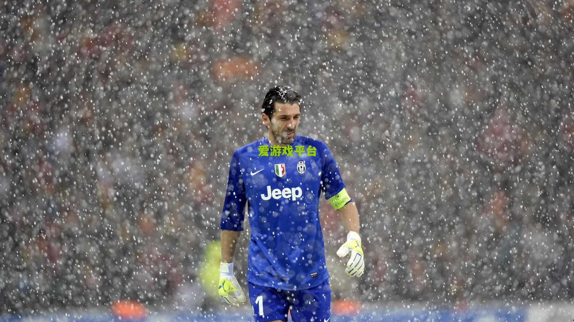 铁汉泪洒训练场！安东尼停赛无缘德比，求战心切难掩悲情