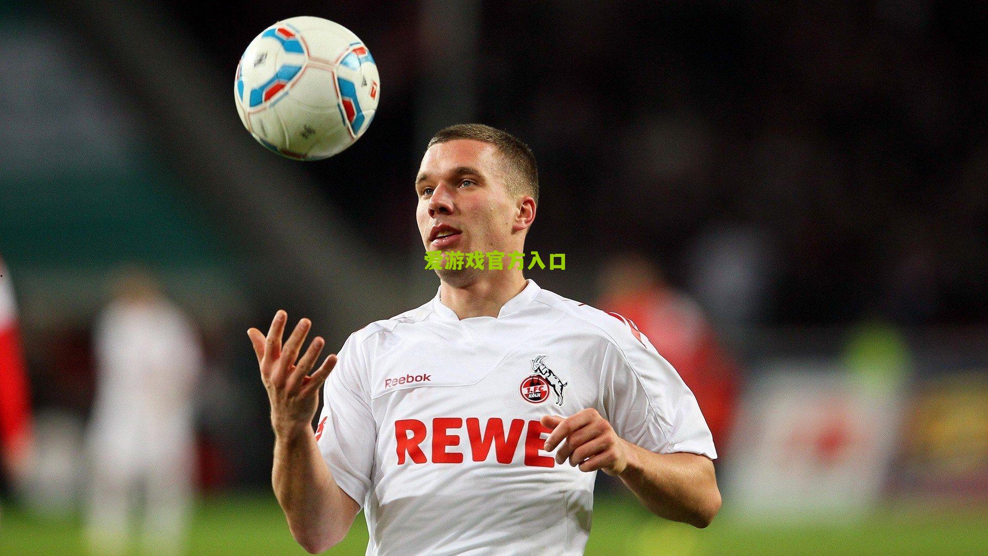 现场直击国奥队备战奥预赛,成耀东训练前动员讲话,强调团队精神与战术执行力